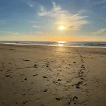Family Bungalow De Strandjutter 8 People בית נופש