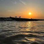 Family Bungalow De Strandjutter 8 People בית נופש *
