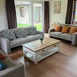 Family Bungalow De Strandjutter 8 People * מידלקרק
