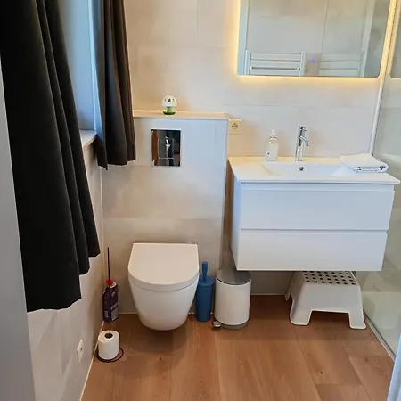 בית נופש Family Bungalow De Strandjutter 8 People